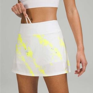 Women’s lululemon Pace Rival Skirt Size 14TALL White/Yellow